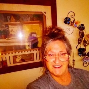 Meet your Posher, Pamela